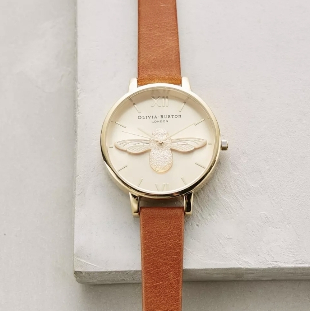 Olivia Burton 3D bee Face watch gold leather Needs Battery